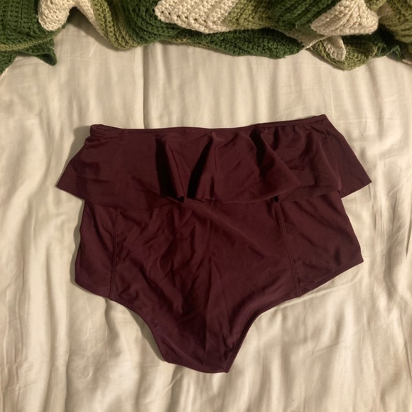 Kortni Jeane High Waisted Ruffle Bottoms - Picture 3 of 5